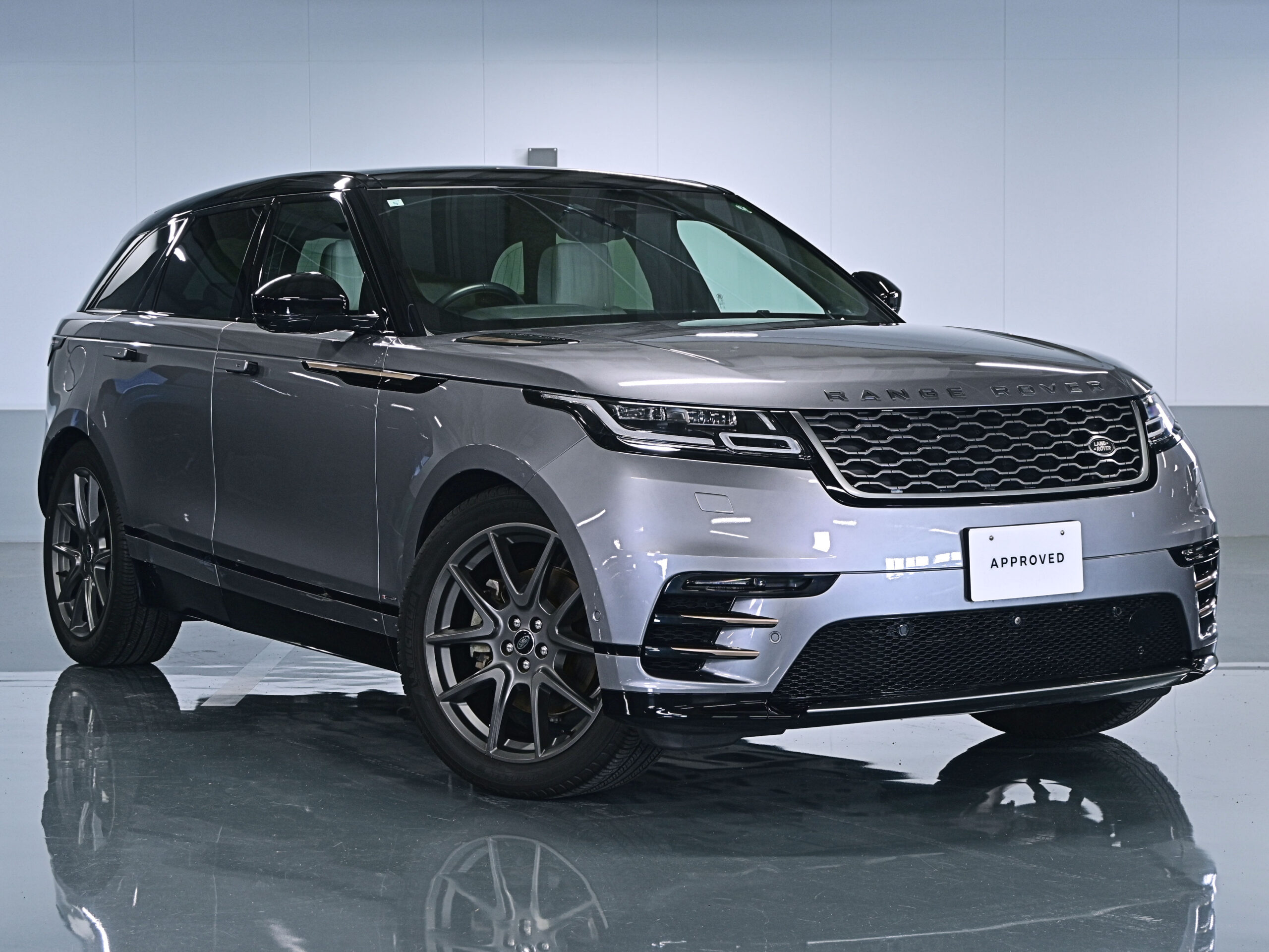 RANGE ROVER VELAR R-Dynamic HSE P250