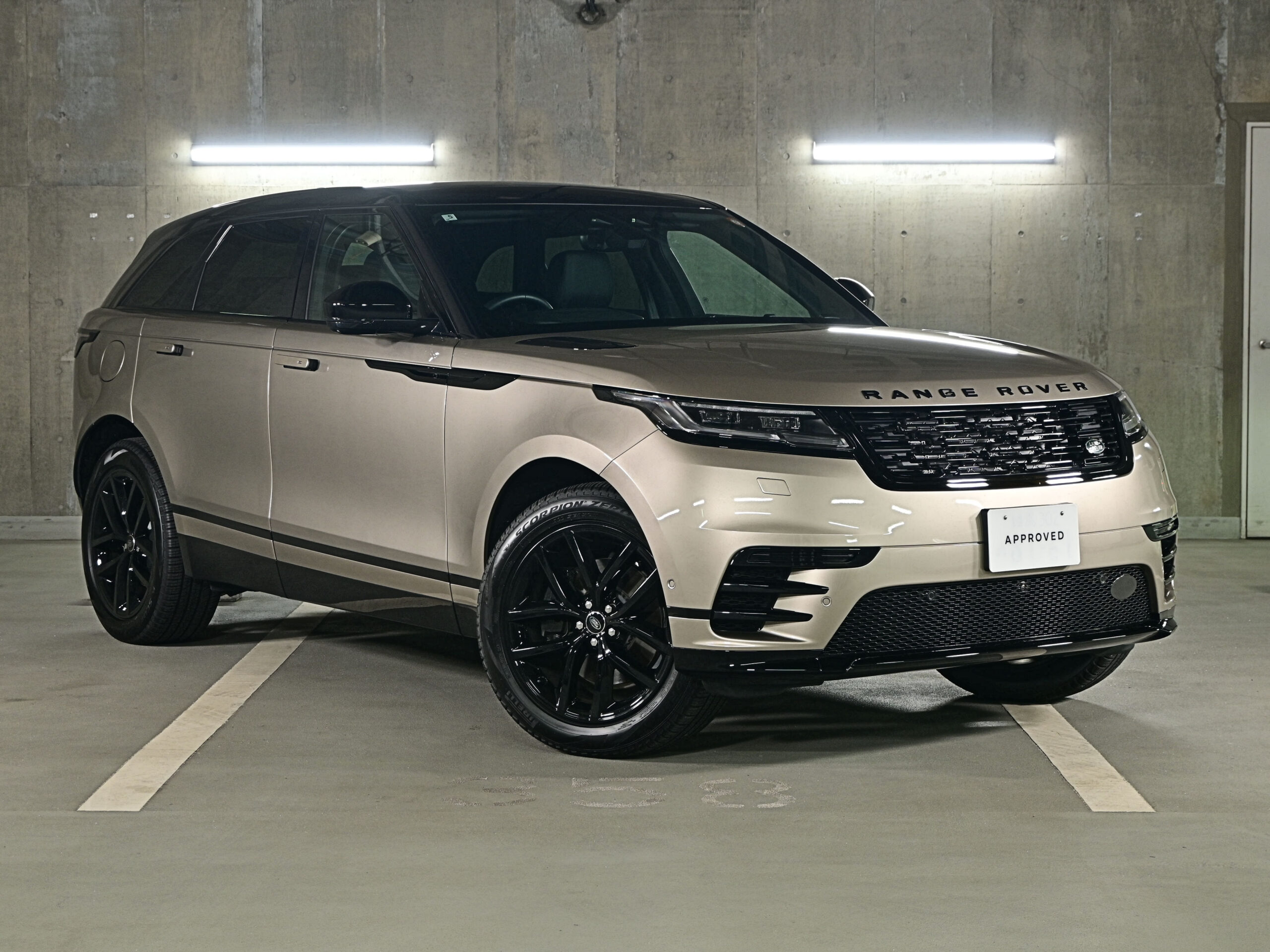 RANGE ROVER VELAR Dynamic SE D200