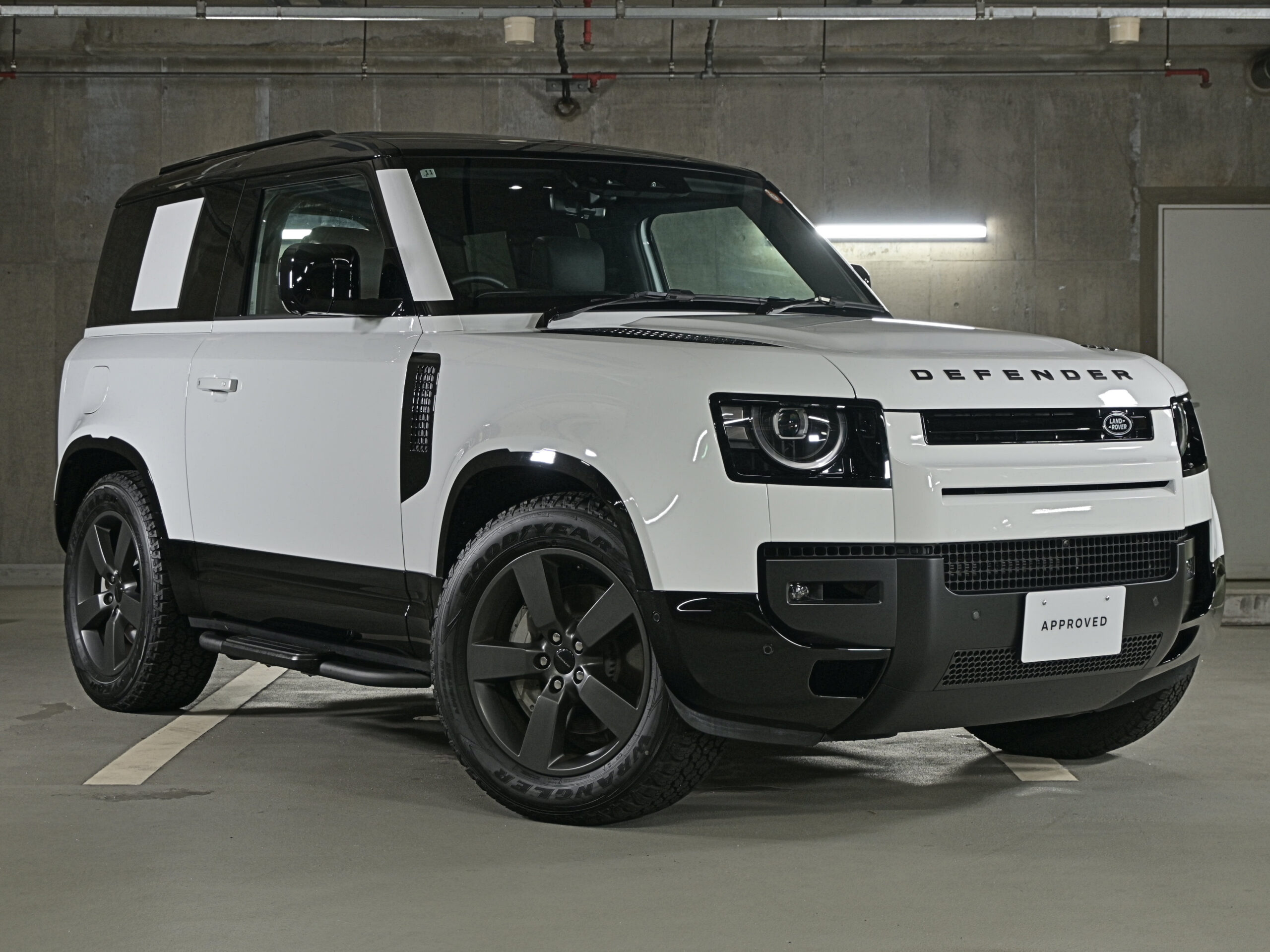 DEFENDER90 2026MY Dynamic HSE D350